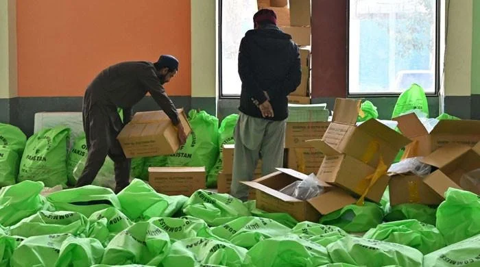 Presiding Officers directed to ensure relevant signatures on Form 45