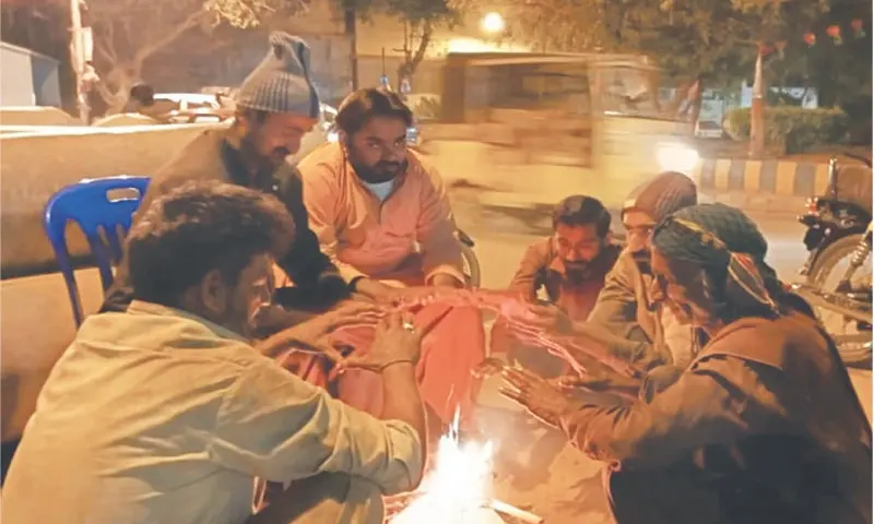 KARACHITES ENJOY THE  SURPRISED Cold waves after heavy rainfall