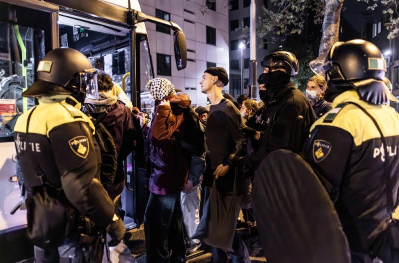 Police & demonstrators clash-Protest for Gaza in AMstredam