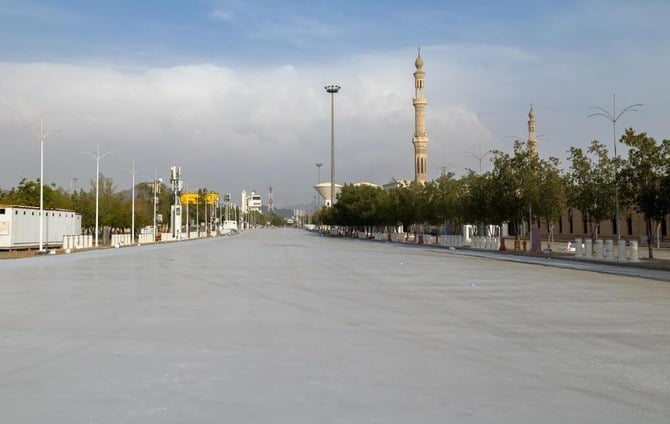 Colorful Roads : White Color Walkawys around Masjid al-Namirah during Hajj