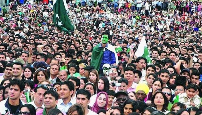 Report Indicates Pakistan's Population to Double by 2050