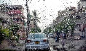 Karachi Enjoys Cooler Weather with Sea Breezes and Light Rain