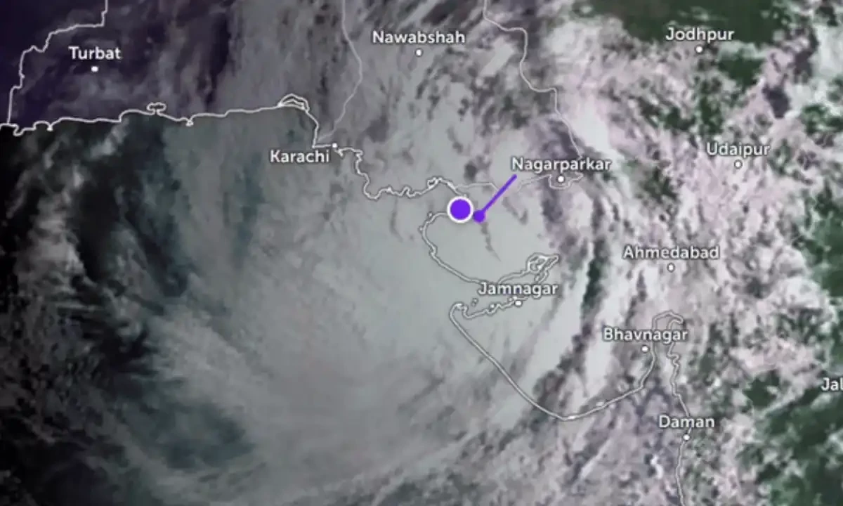 Met Office Issues Cyclone Alert - Heavy Rainfall Expected in Sindh