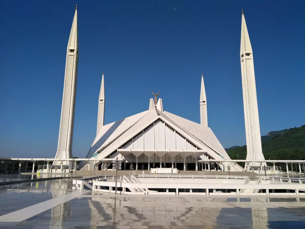 ''Pakistanis in Guinness Book of World Records'' The Performances that Fill us with Pride