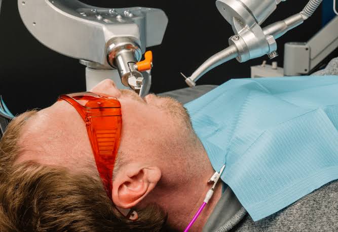 Robot Dentist World's First Fully AI-Driven Dental Procedure