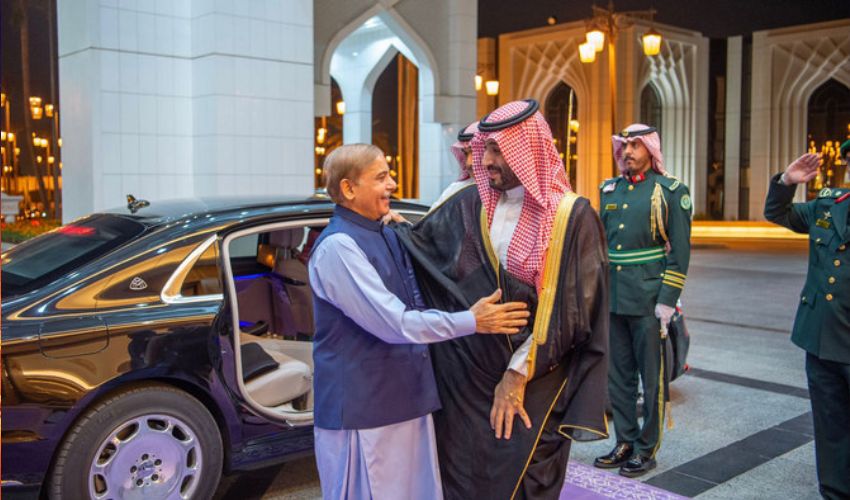 PM Shehbaz Sharif Extends Congratulations to Saudi Arabia on 94th National Day