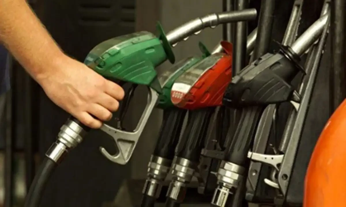 No Change In - Petrol Price Diesel Price Increased by Rs5 per Litre
