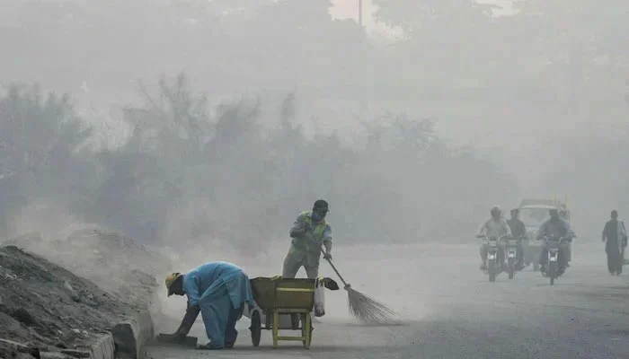 Punjab's Green Lockdown Move to Combat Lahore's Smog Crisis