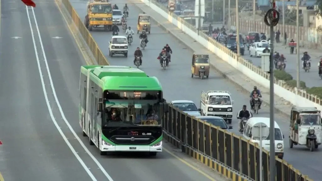 Karachi's Development Gains Momentum : 162 New Projects announced including Double-Decker Buses & Green Line