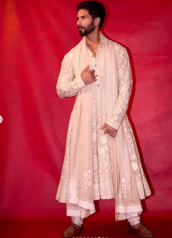 Shahid Kapoor Turns Heads in Anarkali Style