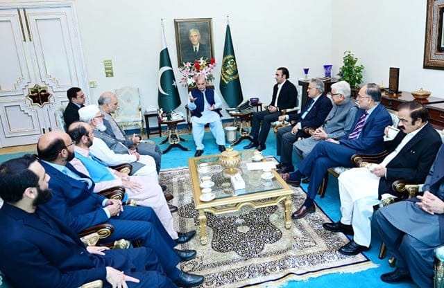 On Friday, Prime Minister Shehbaz Sharif met with Pakistan Peoples Party (PPP) Chairman Bilawal Bhutto-Zardari and Jamaat-e-Islami (JI) Ameer Hafiz Naeemur Rehman at the Prime Minister’s House to address the escalating situation in Gaza and Palestine.