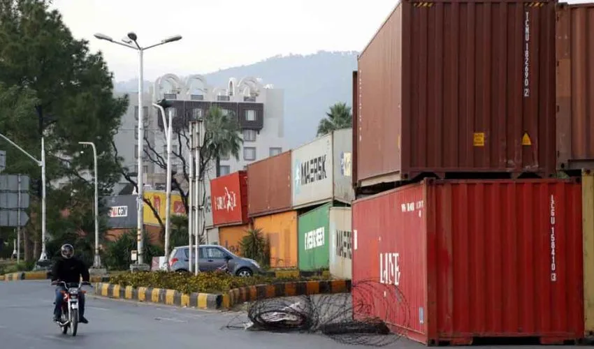 Islamabad Right Now - High Security, Roadblocks, Rangers deployed and Mobile Blackouts Amid PTI Protest