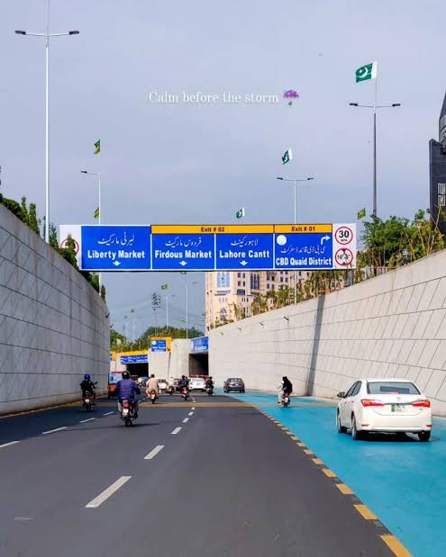 Lahore goes Blue - Pakistan's First City to Experimentally Change Road Color