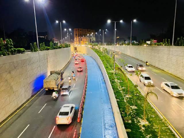 Lahore goes Blue - Pakistan's First City to Experimentally Change Road Color