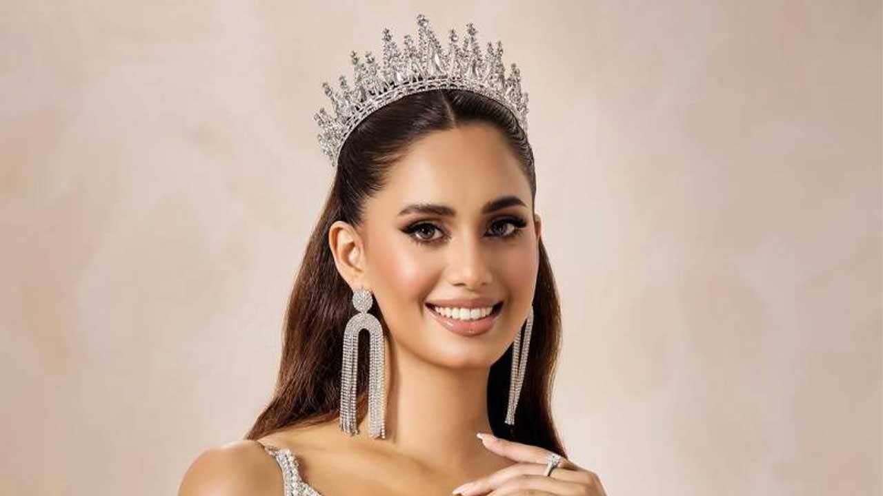 Pakistani Model Roma Michel Faces Blacklash over Her Viral Video in Bikini