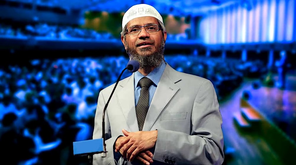 Photoshoot Controversy - Why Netizens tag Dr.Zakir Naik on Yashma Gill's Pics?