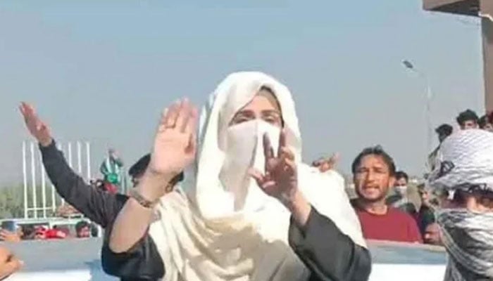 PTI in Crisis-Bushra Bibi, D-Chowk Failure, and Tug of War Amid Chaos 1 PTI in Crisis-Bushra Bibi, D-Chowk Failure, and Tug of War Amid Chaos
