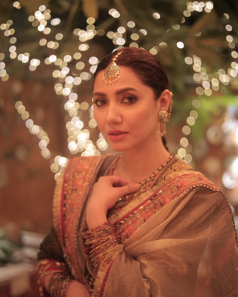 Timeless Elegance-Mahira Khan Captures Hearts with Effortless Style