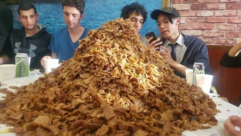 World's Largest Kebab-Aussie Restaurant Serves Up a Giant Kebab and Fries Frenzy 2 World's Largest Kebab-Aussie Restaurant Serves Up a Giant Kebab and Fries Frenzy