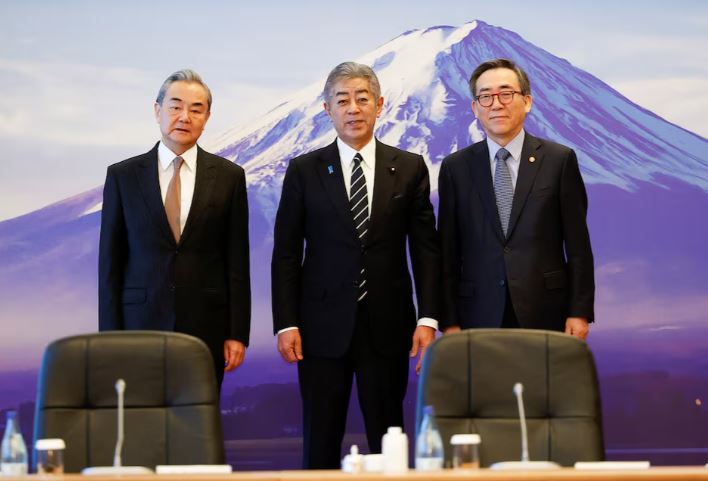 Japan, China & South Korea in High-Stakes Talks Amid Global Tensions 3 Japan, China & South Korea in High-Stakes Talks Amid Global Tensions