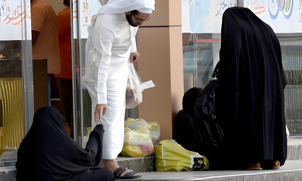 UAE Cracks Down on Begging-Arrests 10 Pakistanis; Travel Ban on 52,520 2 UAE Cracks Down on Begging-Arrests 10 Pakistanis; Travel Ban on 52,520