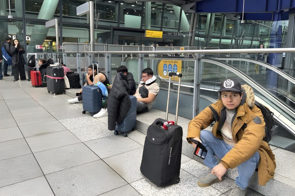 Why Did London's Heathrow Airport Shut Down on Friday ? 1 Why Did London's Heathrow Airport Shut Down on Friday ?