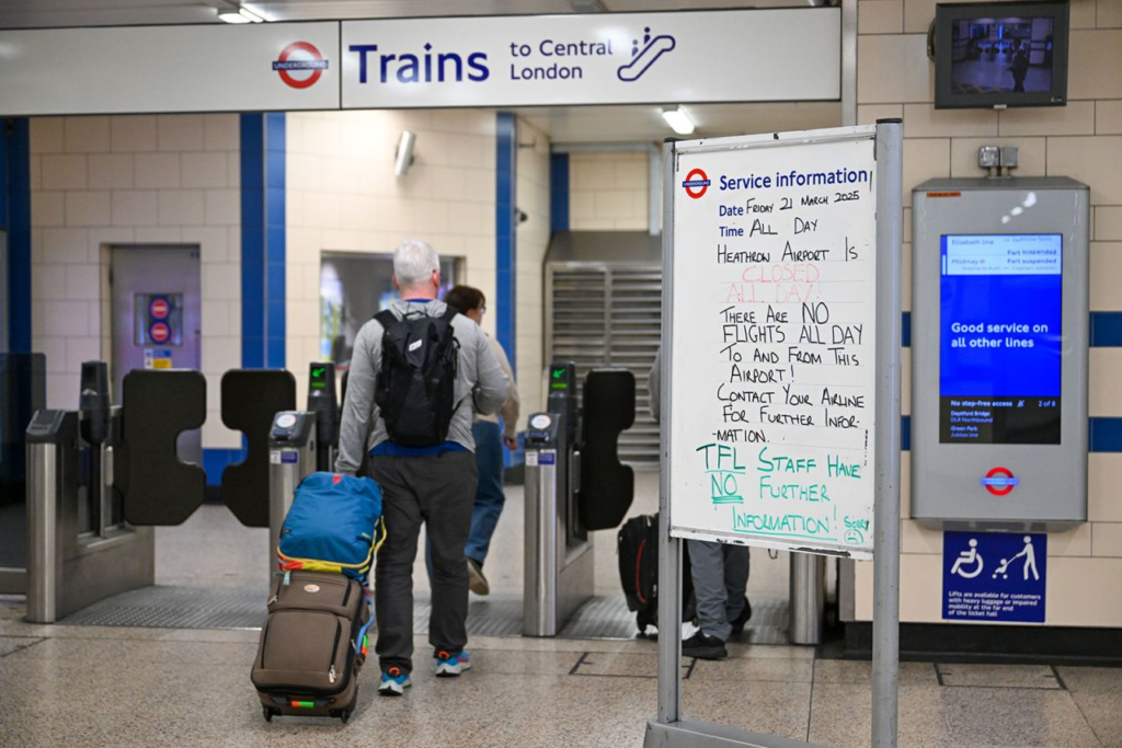 Why Did London's Heathrow Airport Shut Down on Friday ? 3 Why Did London's Heathrow Airport Shut Down on Friday ?