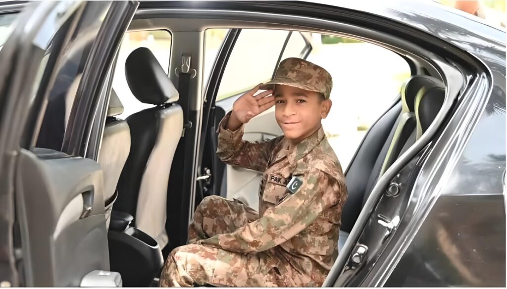Pakistan Army Makes Terminally Ill Boy Officer for a Day 2 Pakistan Army Makes Terminally Ill Boy Officer for a Day