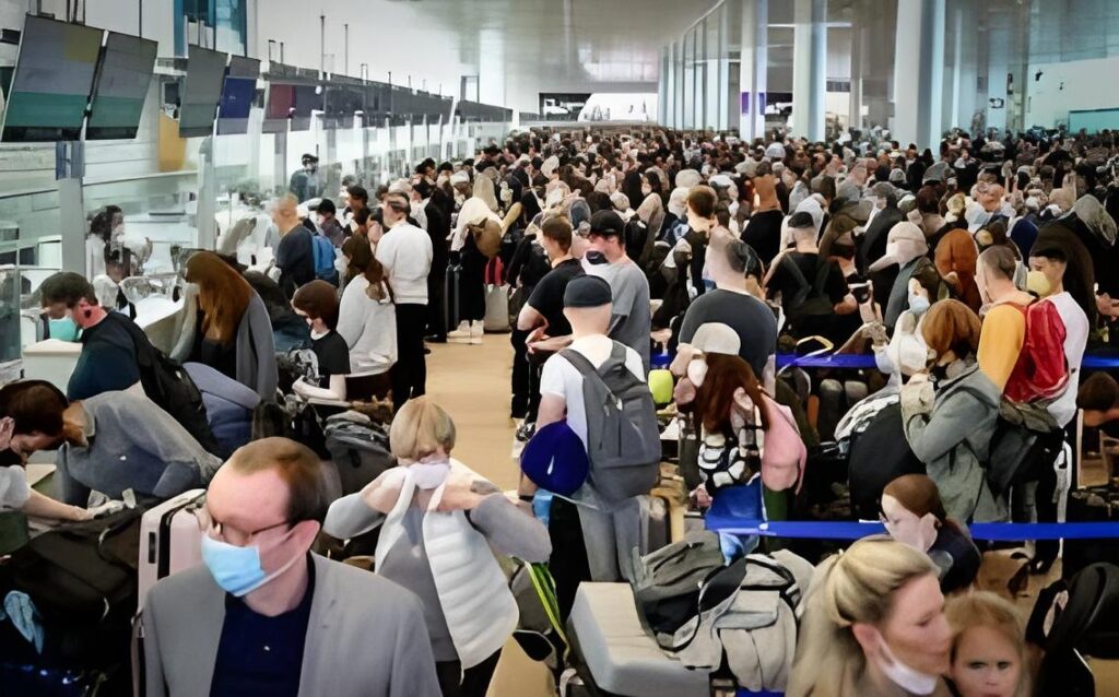 Chaos in Israel - Airlines Halt Tel Aviv Flights Amid Houthi Missile Strikes
