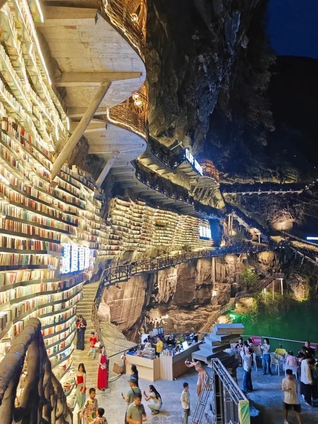 China’s “Mission Impossible” Library—Built Into a Cliff!
