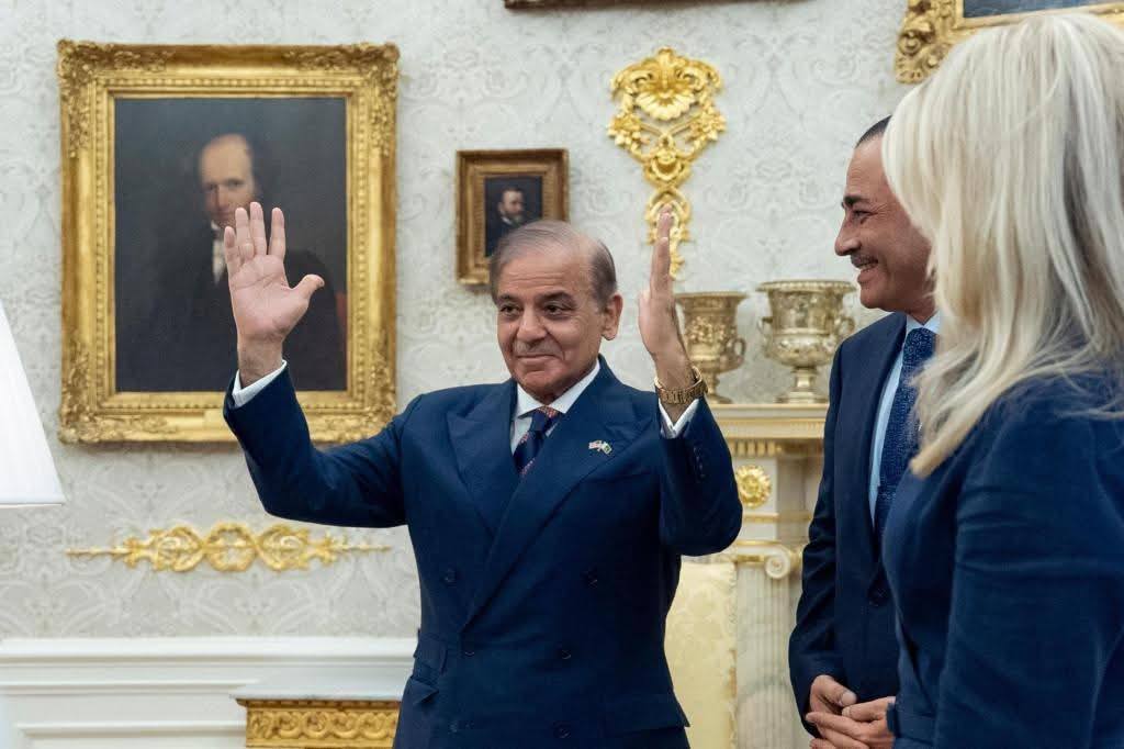 Trump Hosts PM Shehbaz & Asim Munir - A New US–Pakistan Era Begins