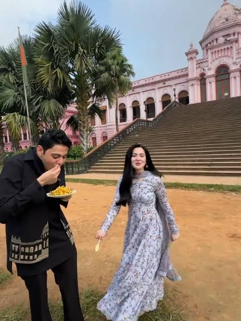 Hania Amir Wins Bangladeshi Fans Hearts