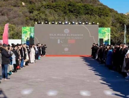 Pakistan–China Fashion Show on the Great Wall of China!