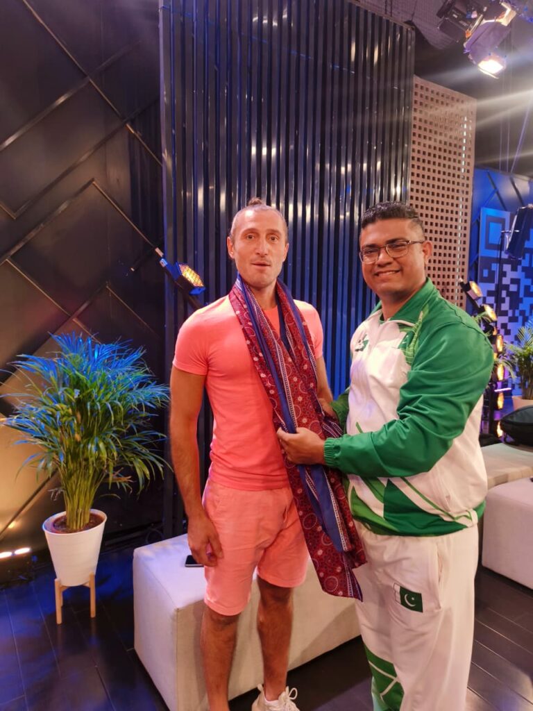 Rashid Naseem Sets 4 New World Records in Romania, Making Pakistan Proud