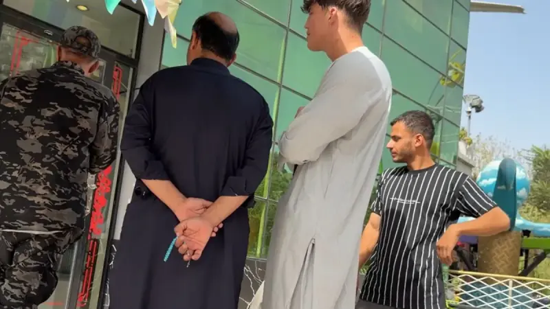 Horrible Afghanistan Trip-British YouTuber's 3-Hour Nightmare in Kabul